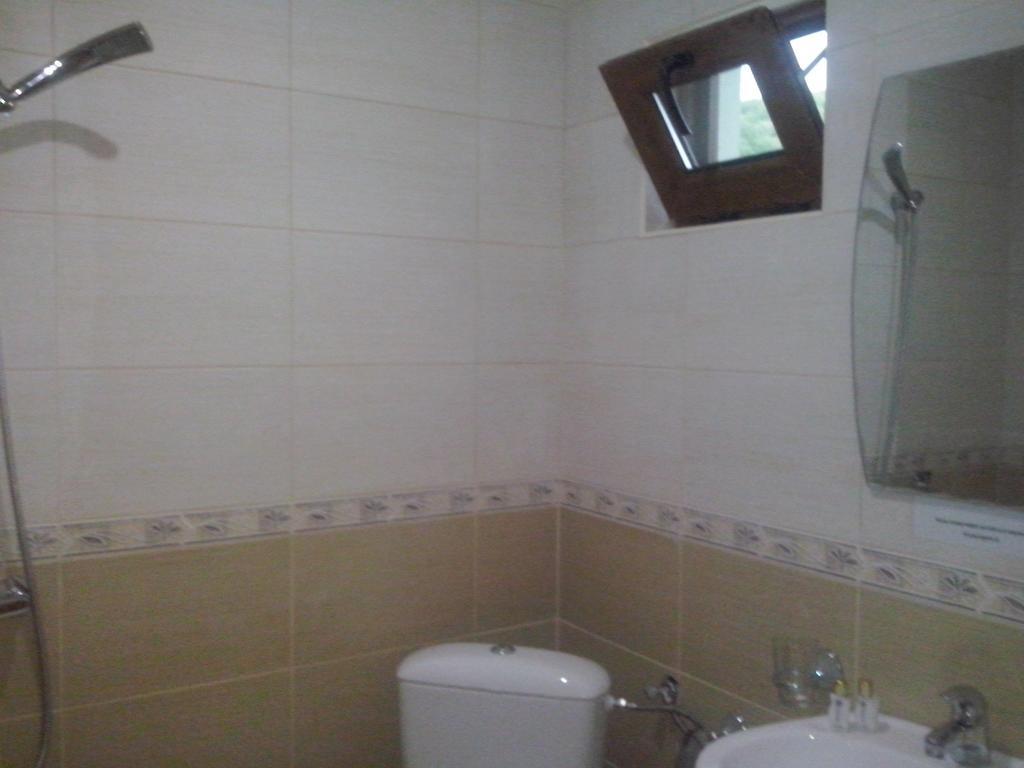 Guest House Friends Emen Chambre photo