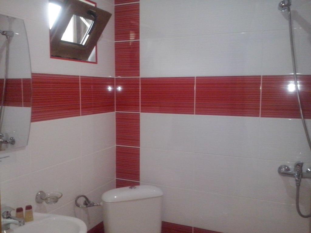 Guest House Friends Emen Chambre photo